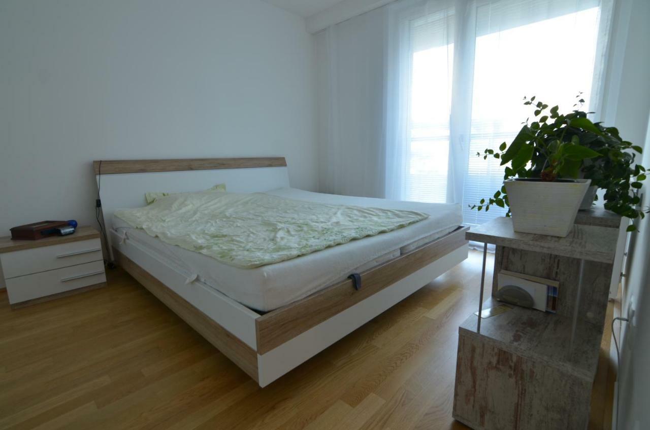 Apartment With Parking On Premise Viena Exterior foto
