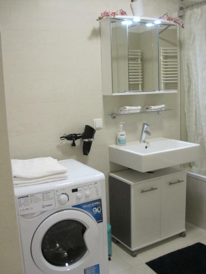 Apartment With Parking On Premise Viena Exterior foto